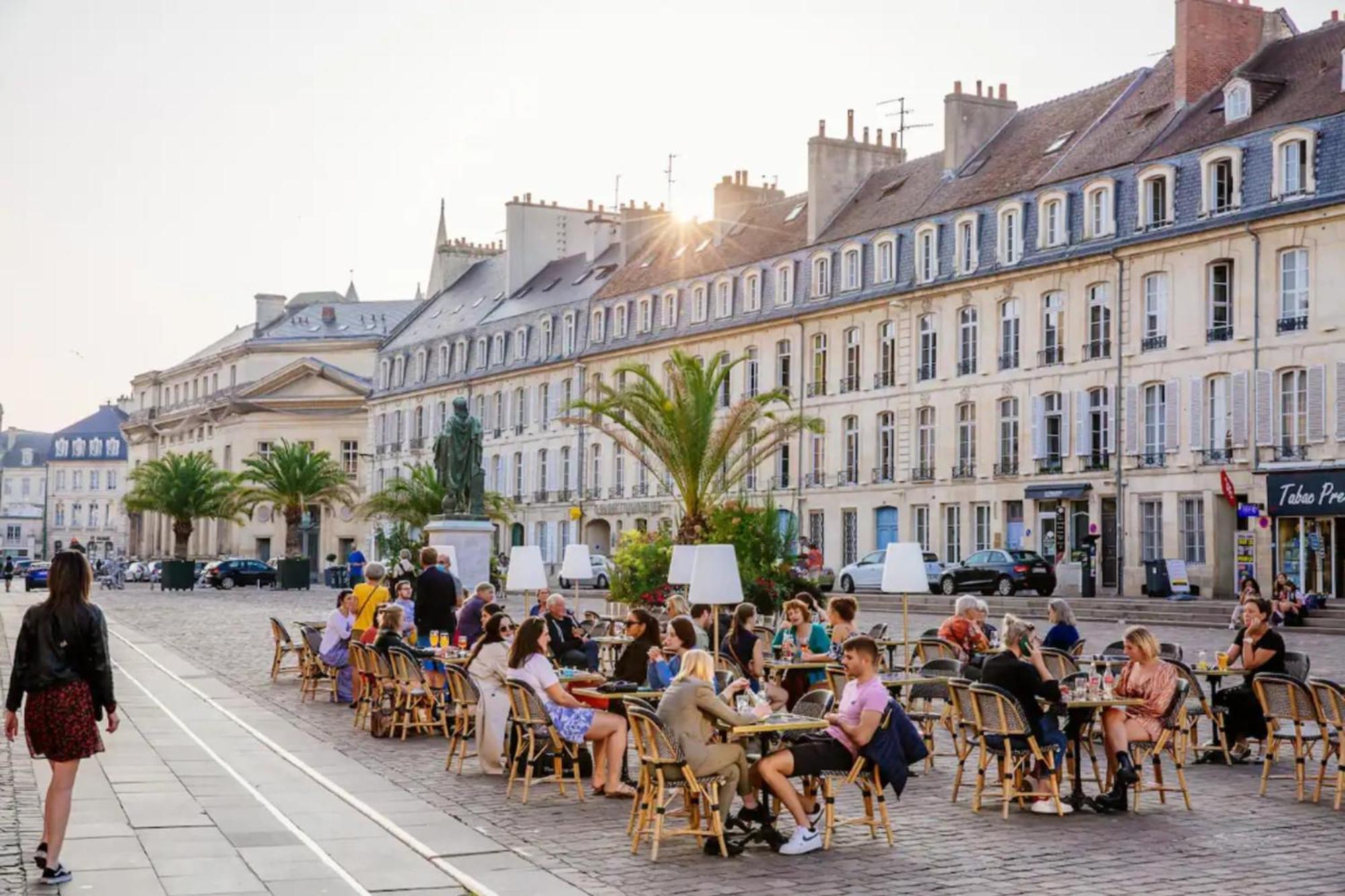 Le Castel D'Orne - Piscine Et Terrasse Кан Екстериор снимка